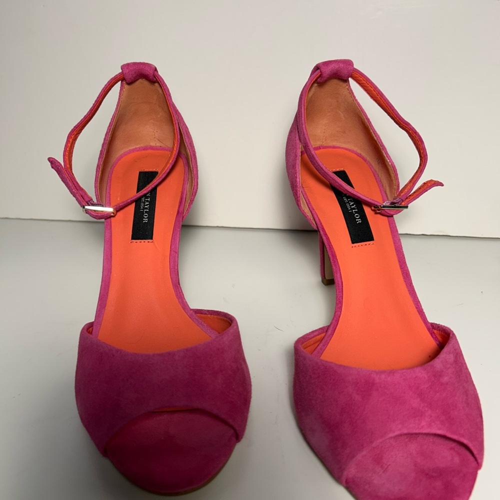 Ann Taylor Vibrant Pink 3.5” Heels